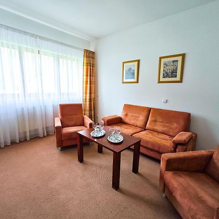 Hotel Bazant Karlovy Vary Ngoại thất bức ảnh